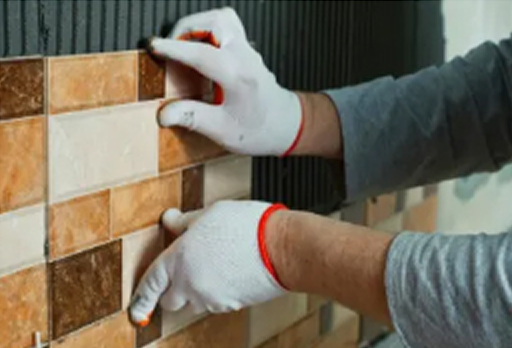 Memasang keramik dinding